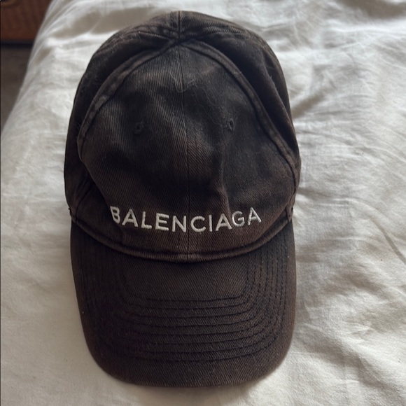 Authentic Women or Men Balenciaga  Hat - Picture 1 of 4